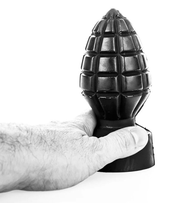 Plug AB33 Grenade All Black 11 x 6.5cm